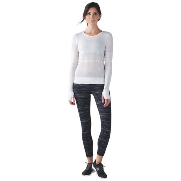 EUC  Lululemon Speed Crop Cyber Stripe Naval Blue Black Size 4 - Picture 3 of 11